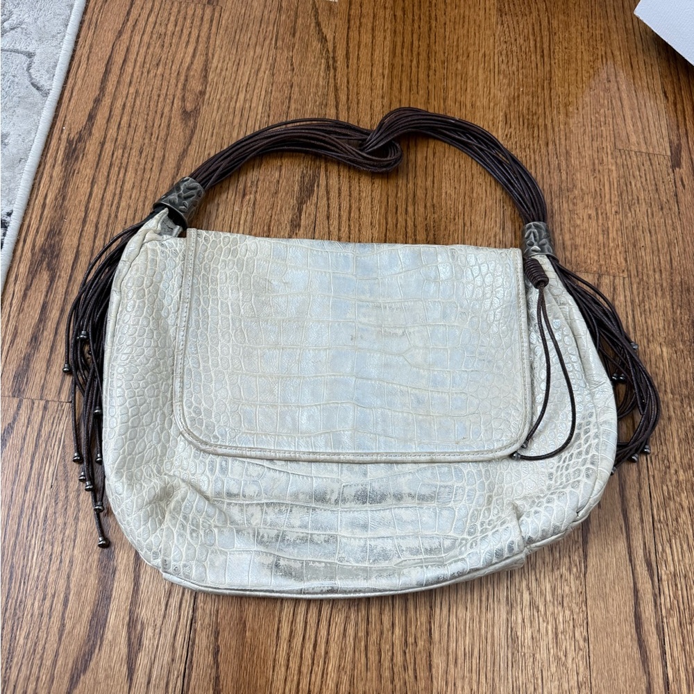 Elegant Cream Crocodile-Embossed Shoulder Bag Mady In Italy
